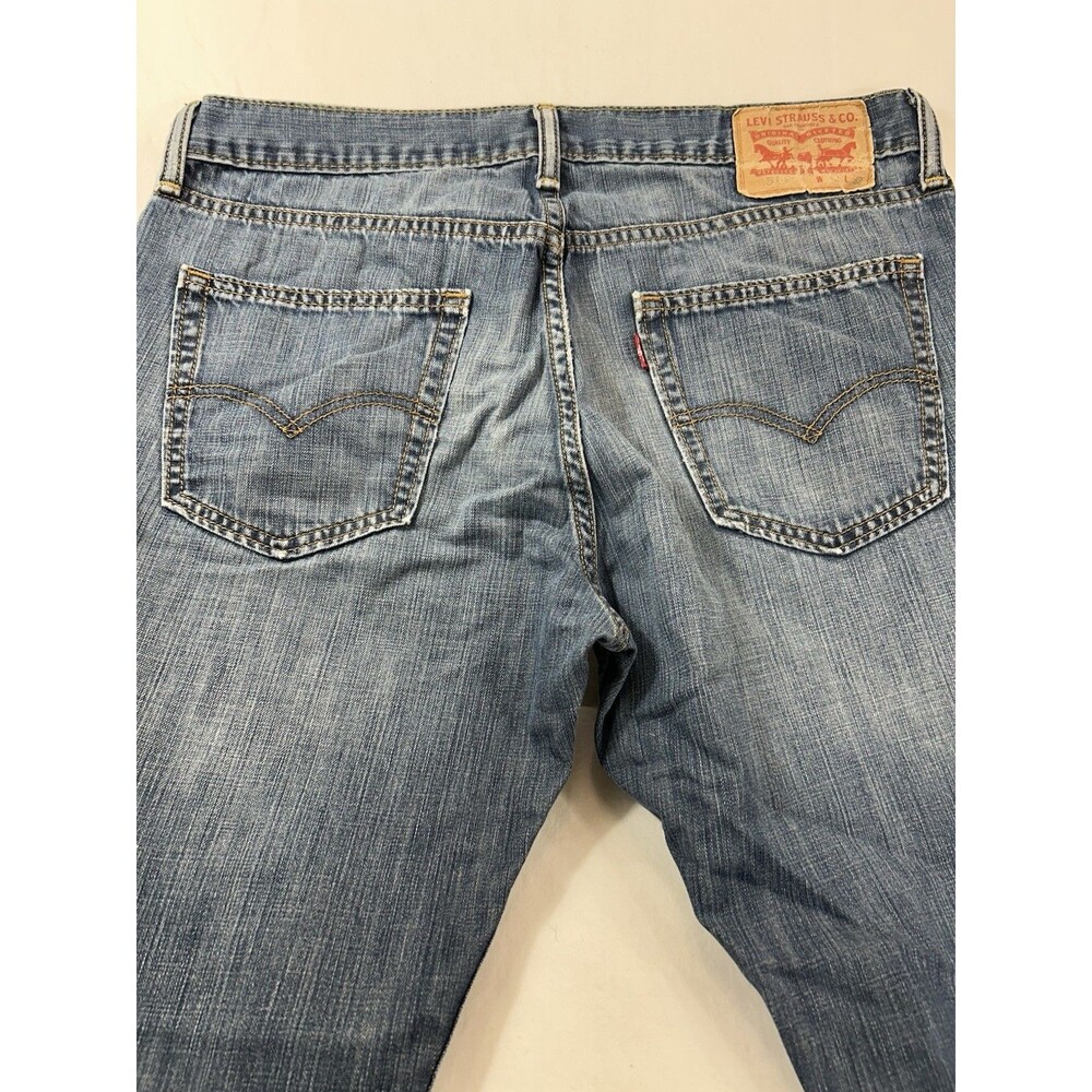 Levi’s 514 Jeans Mens 34x32 Straight Leg Blue Denim Medium Wash Distressed Stain